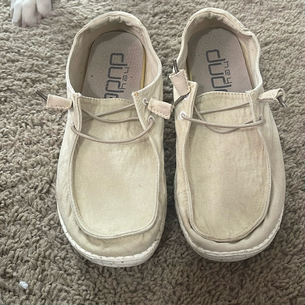 Women’s Hey Dude Beige Wendy sz9